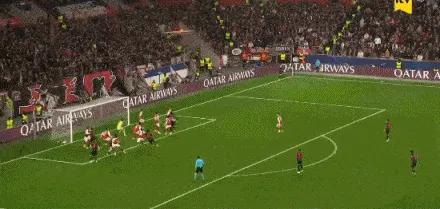 虎扑官网-药厂角球机会，安德里希头球破门，药厂1-0阿森纳